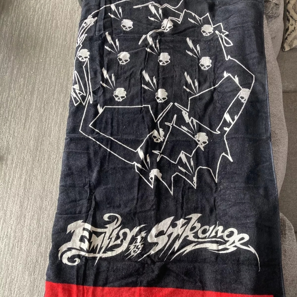 Black and Red Emily Strange Skull Towel,RARE